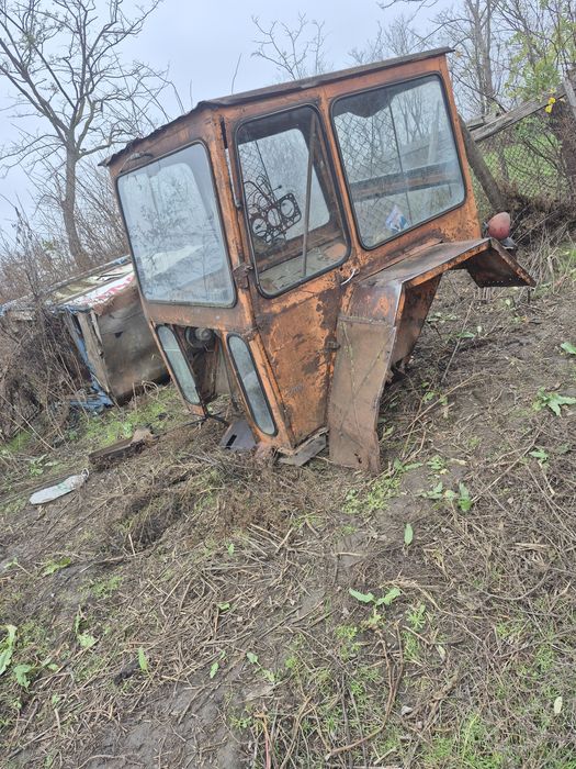 Vând cabină tractor u 650
