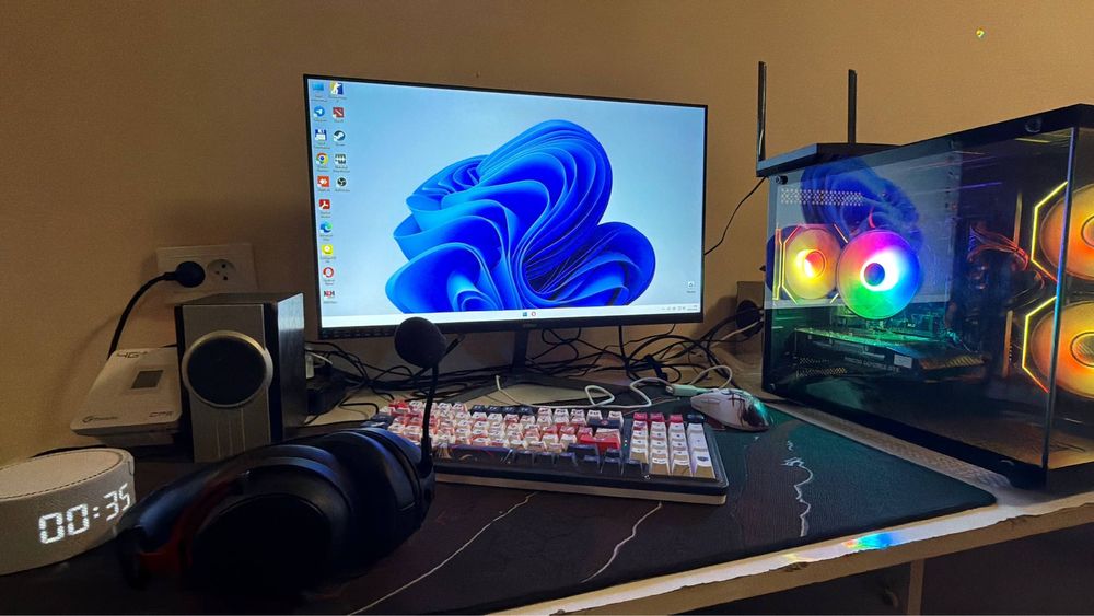 Komplekt kompyuter + wi fi+ yandex alisa