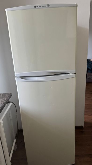 Холодильник  LG,