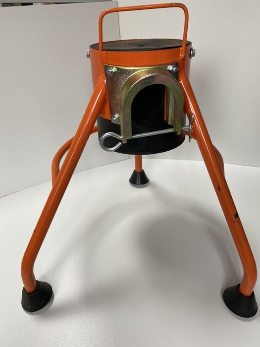 Cavalet , trepied pompa de sapa