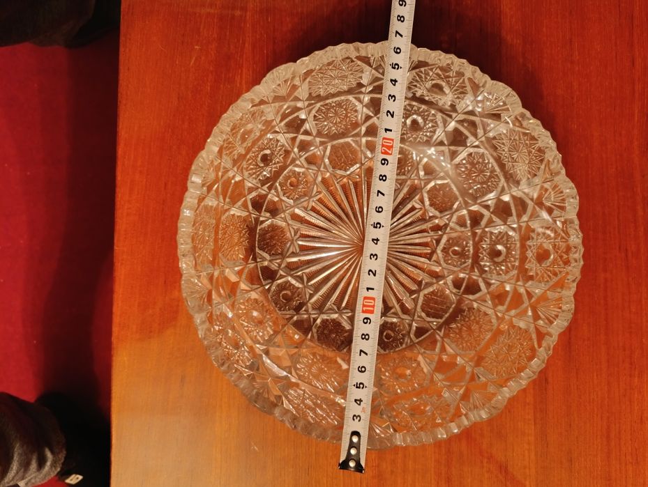 Хрусталь.Вазы.Сервантное хранение.