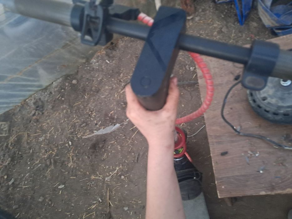 Vand motoare cadru cu tit pe ele pe partea electrica două baterie 36 v
