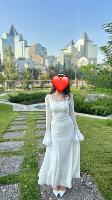 Белое шифоновое платье