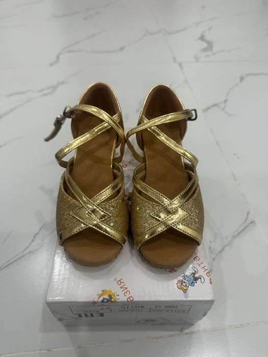 Детская обувь для танцев