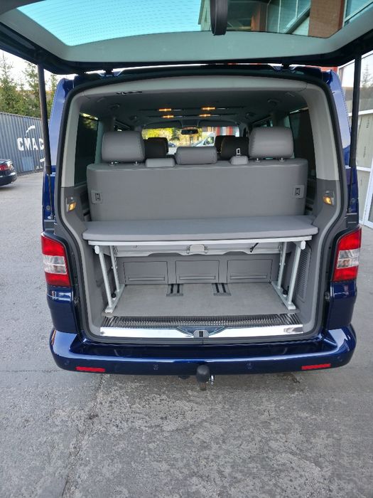 Volkswagen Multivan T5 Model Highline 7 locuri Cutie Automată 2.5 TDI