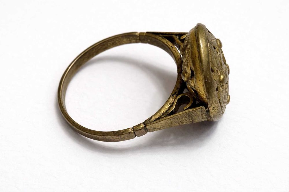 Винтидж пръстен с ажурна флорална украса (Сърбия), 1950–60 г.