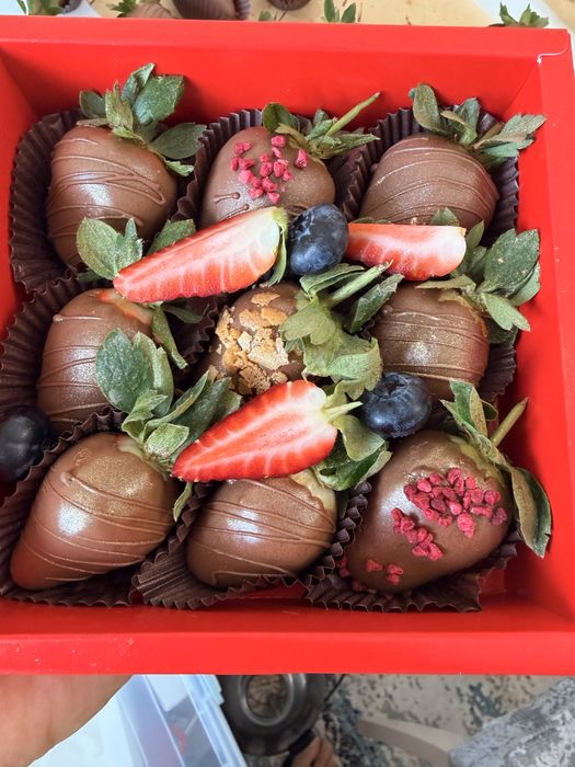 клубника в шоколаде