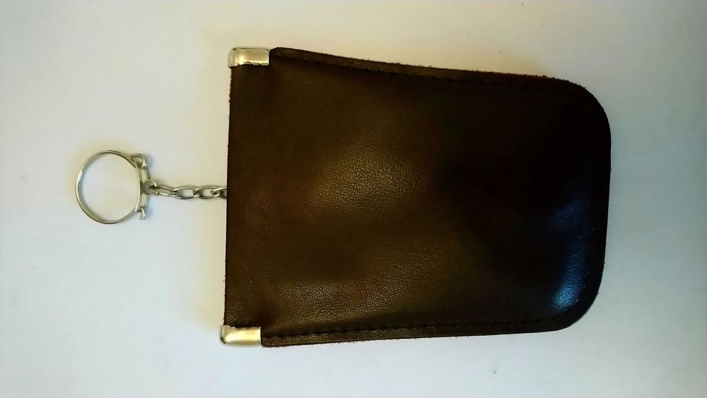 Кожен калъф за ключове.