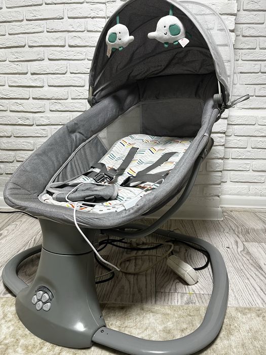 Срочно продам колыбель качалка