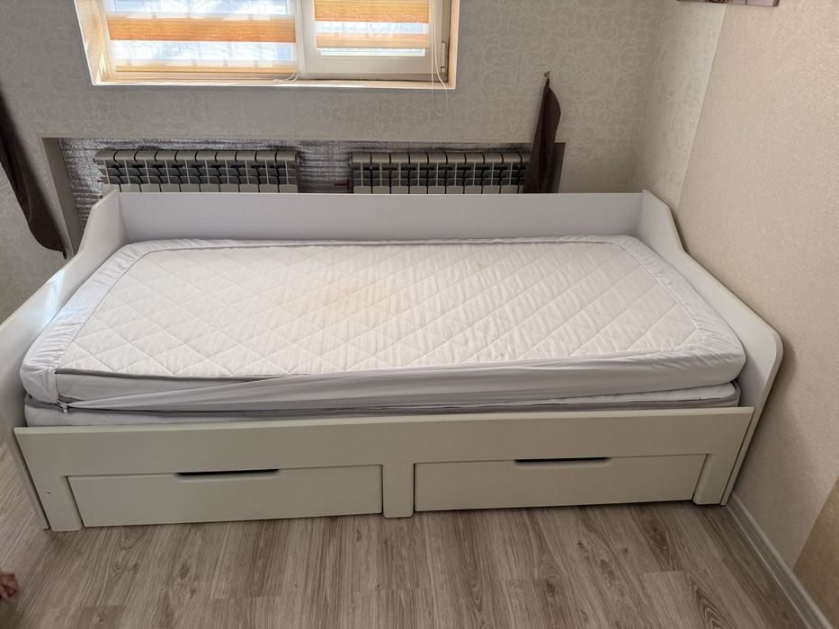 Деткая кроватка