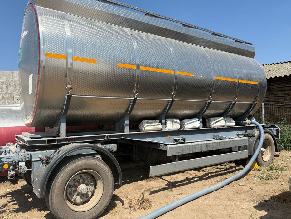 Cisterna/remorca inox izolata pentru transport UAN/apa in agricultura