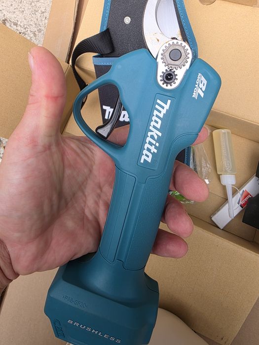 Foarfecă grădină Makita UP100D / original, nou