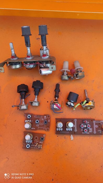 Моторчики и предохранители.