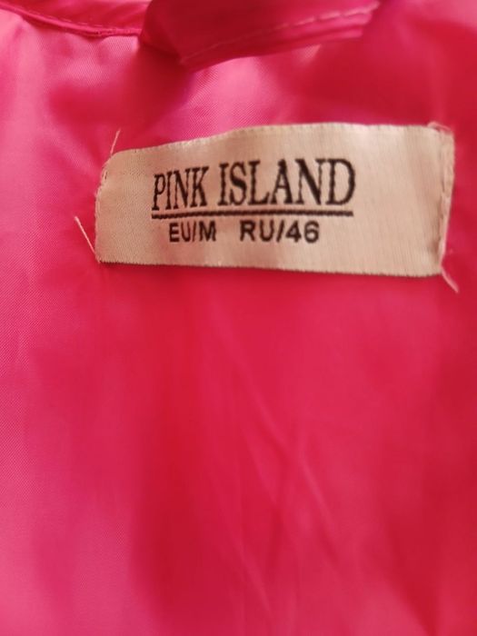 Продаётся куртка ОТ PINK ISLAND.