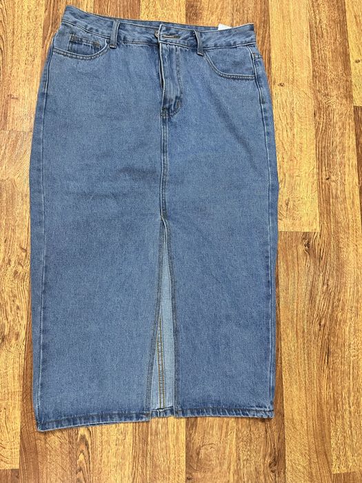 Дълга пола с цепка