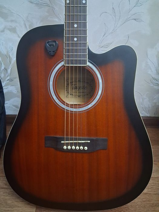 Продам гитару в отличном состоянии