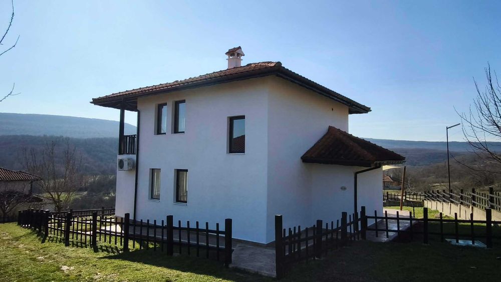 Продава се Къща в Добрич, Кралска зона - 122 кв.м за 610 €/кв.м - Снимка #4