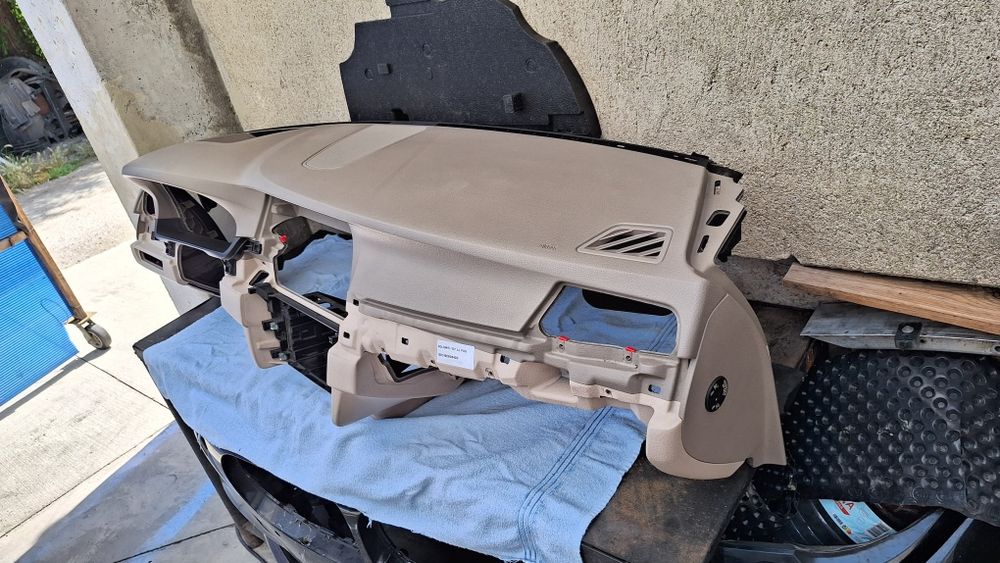 Табло арматурно с Airbag и HUD за BMW F10 F11