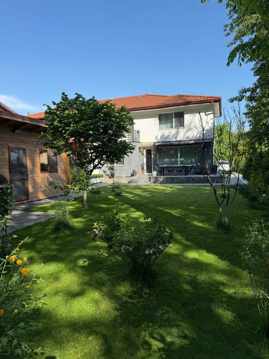 Vand casa in Mogosoaia langa padure