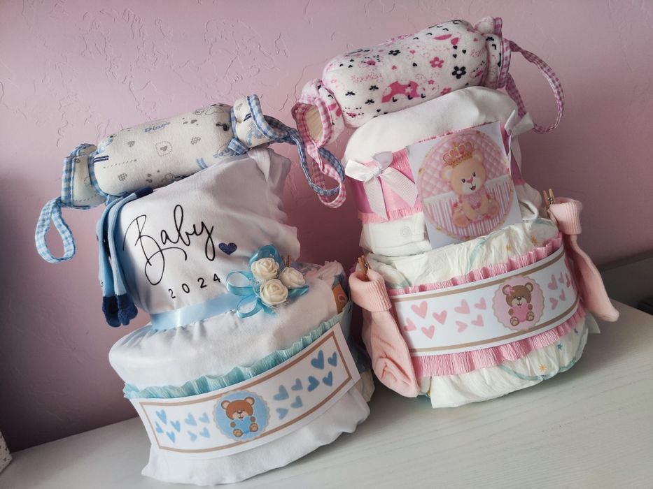 Подарък за новородено бебе - торта от памперси и дрешки