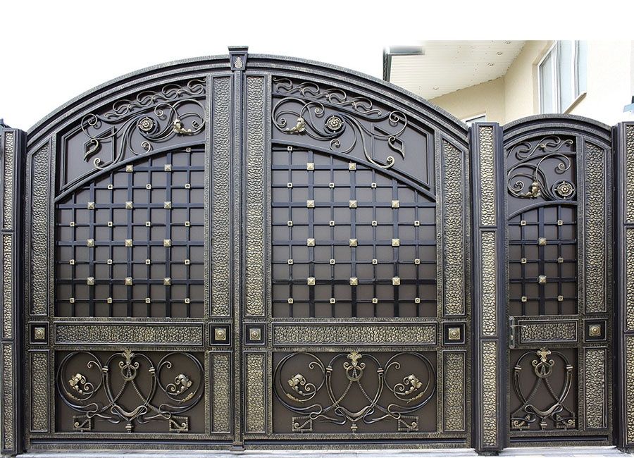 Покраска ворота, дверь, тапчан, лесница