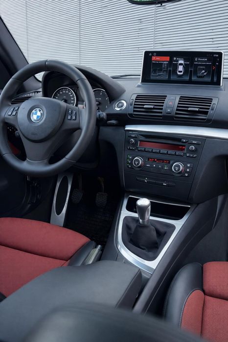 Vand BMW Seria 1 E87 inmatriculata RO 2.0D Pachet M impecabila urgent