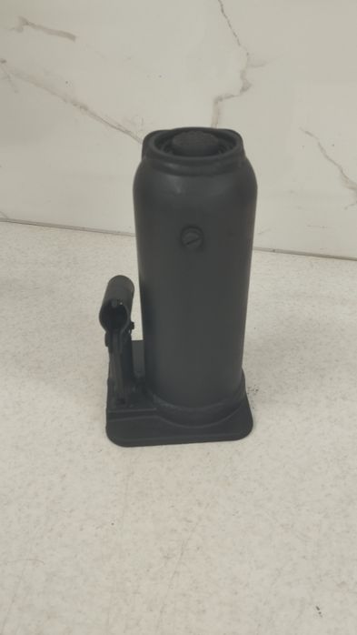 Продам домкрат в отличном состоянии