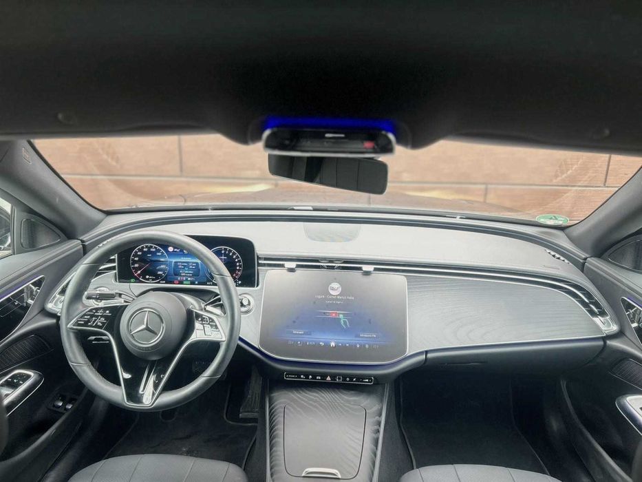 Mercedes-Benz E300e Hybrid Benzina+Electric - An Fabricatie 2025