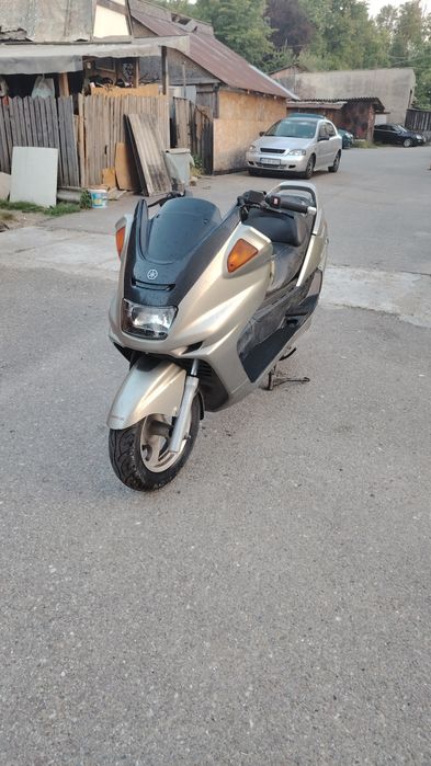 Vând scuter Yamaha Majesti de 250cc, necesită reparații