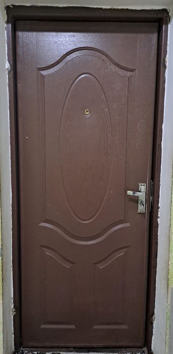 Темир эшик сотилади