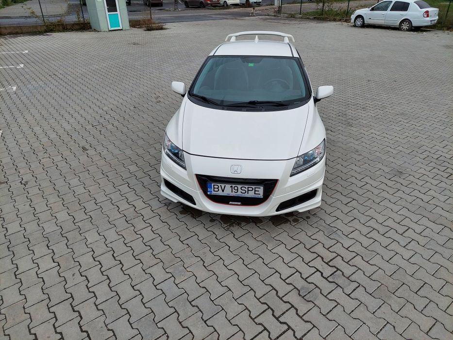 Vînd honda cr-z hibrida 2011