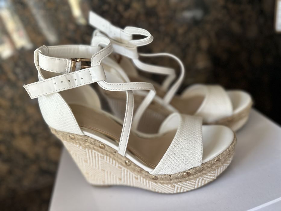 Дамски сандали на платформа Deezee