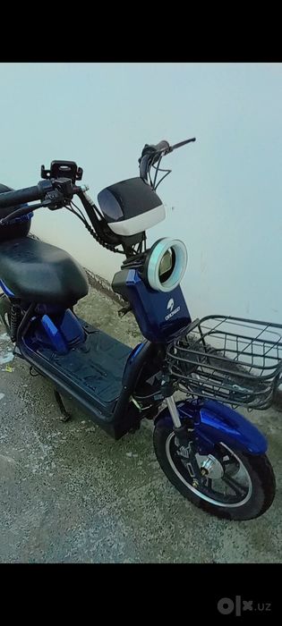 Skuter drongojk saka modeli  Malibu signal qoʻyilgan