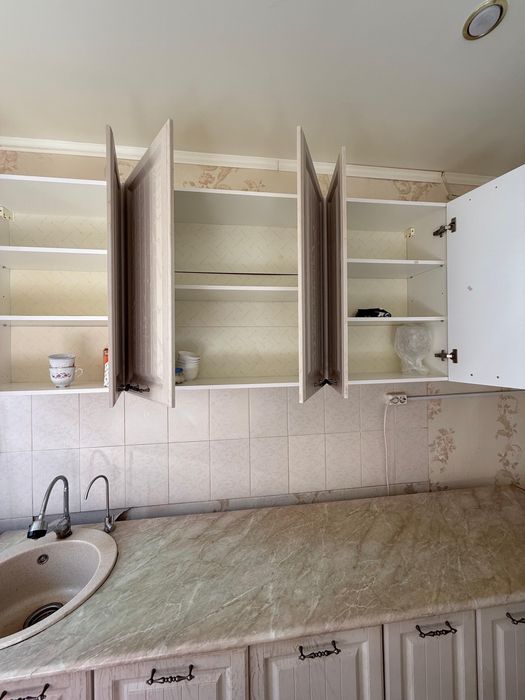 Продается кухонная гарнитура