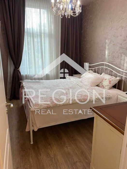 Дава се под наем Тристаен апартамент в Варна, Гръцка махала - 74 кв.м за 816 € - Снимка #1