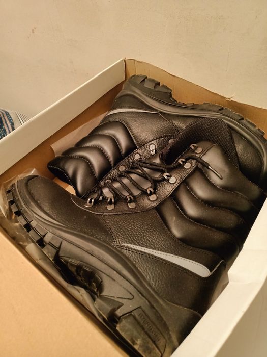 Продам спец обувь