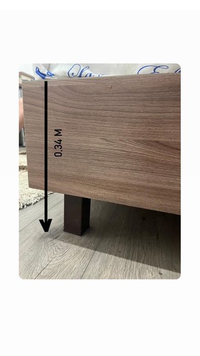 Кровать с двумя тумбочками