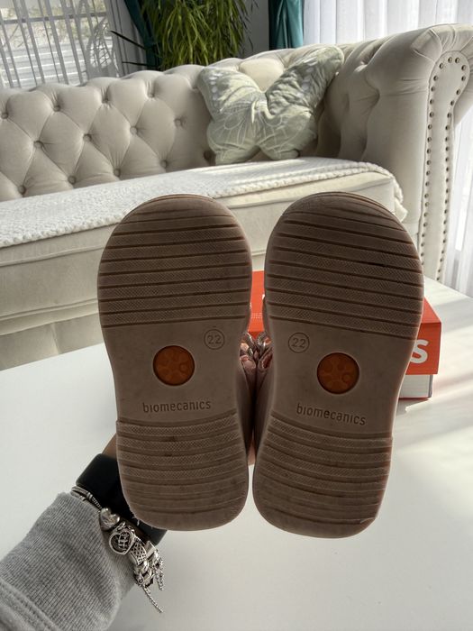 Sandale Biomecanics 22