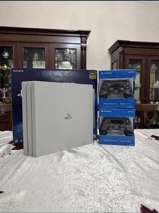 Playstation 4-pro  1-TB   IDEAL