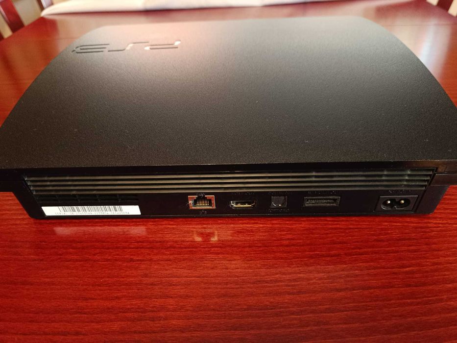 Playstation 3 super slim 320 GB, с вградени игри най-популярните !