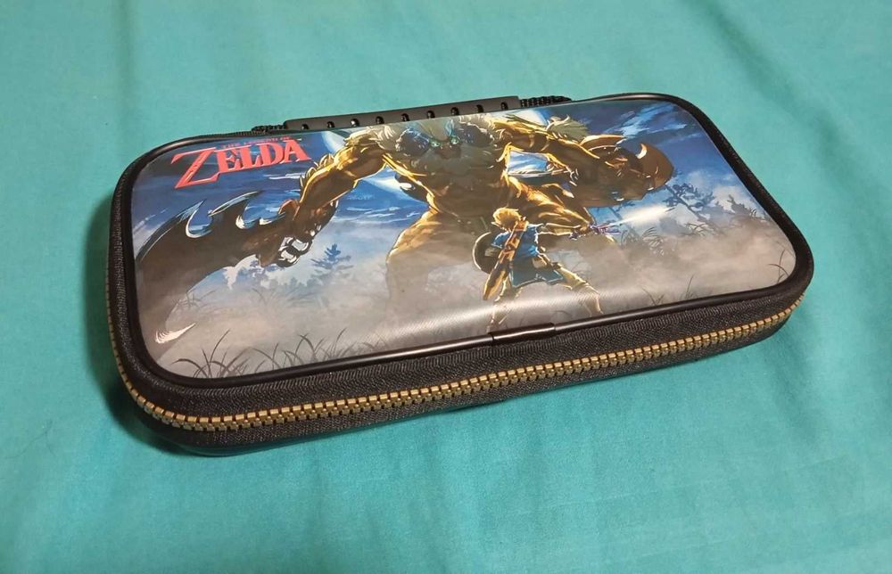 Много запазено NINTENDO SWITCH QLED с четири игри