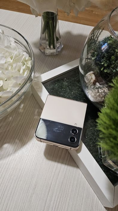 Samsung Galaxy Z Flip 4 ш Zflip 5