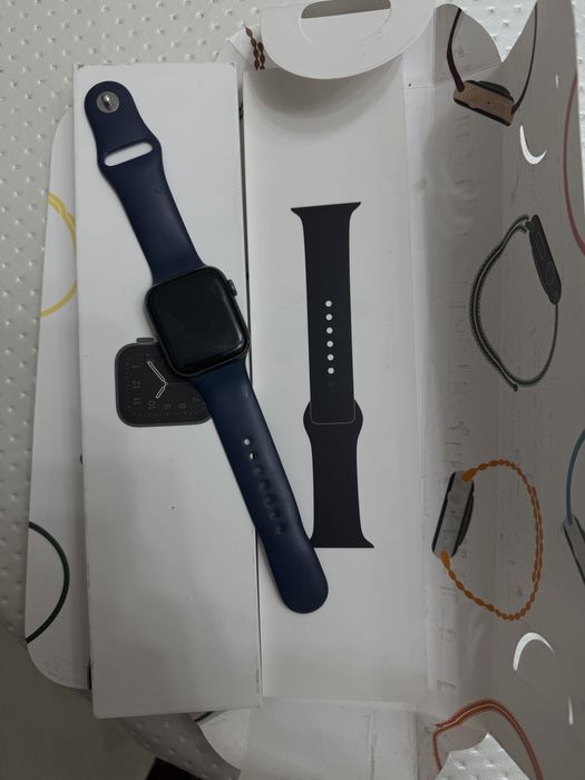 Apple watch se продам
