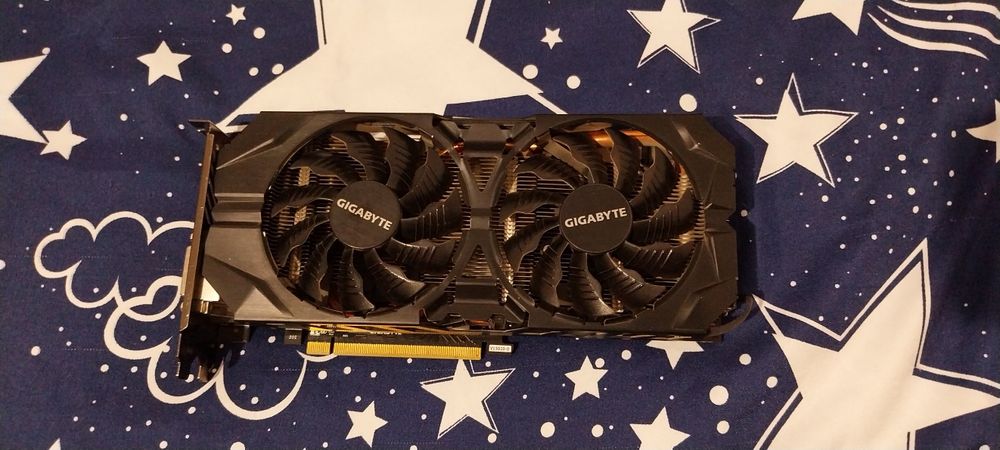 Defectă - Placa Video R9 390, 8GB, GIgabyte