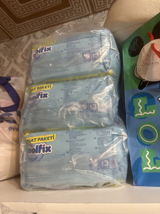 Продавам памперси Молфикс 3-ка