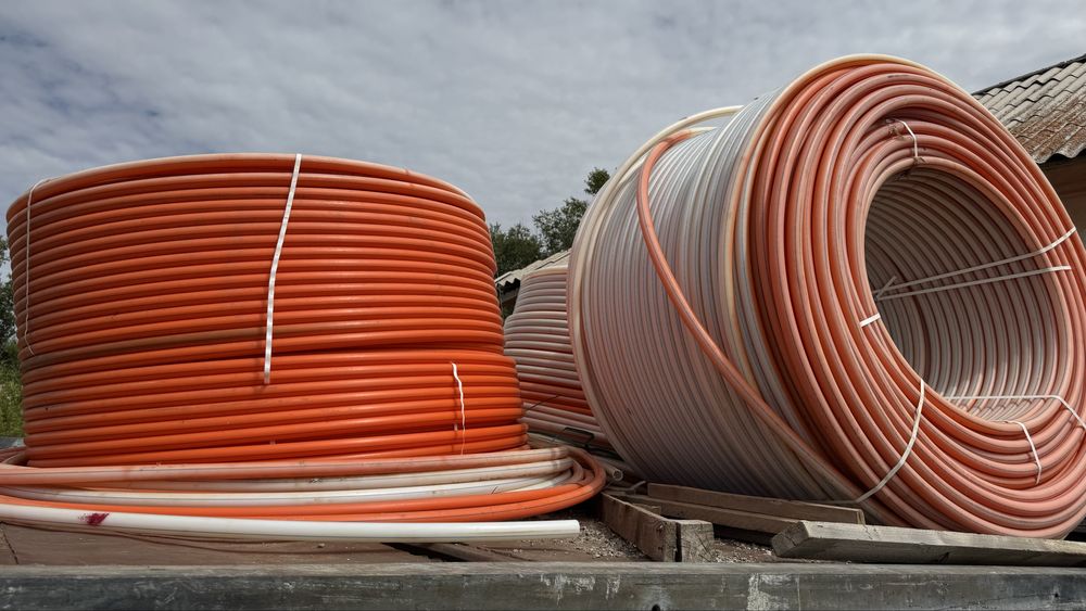 Труба пластиковая.