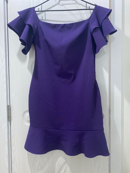 Рокля Adl ефектна с паднали рамена