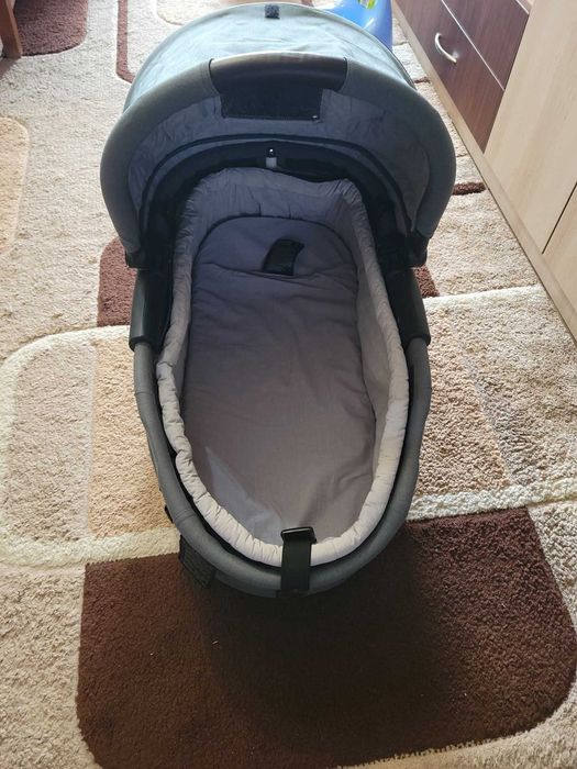 Mutsy Evo - в добро състояние.
Бебешка количка