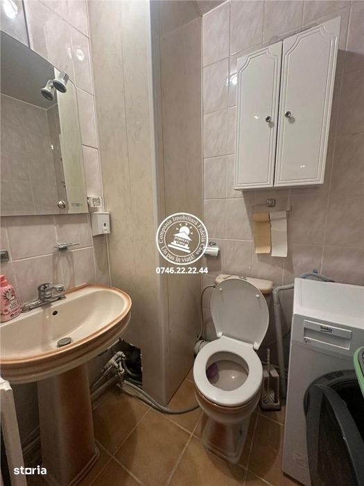 Apartament 4 camere  de vanzare  Pacurari,