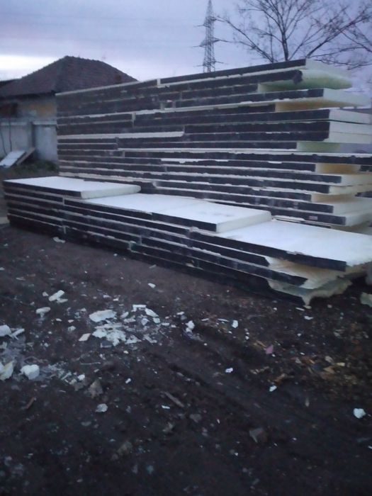 Vând spuma poliuretanica